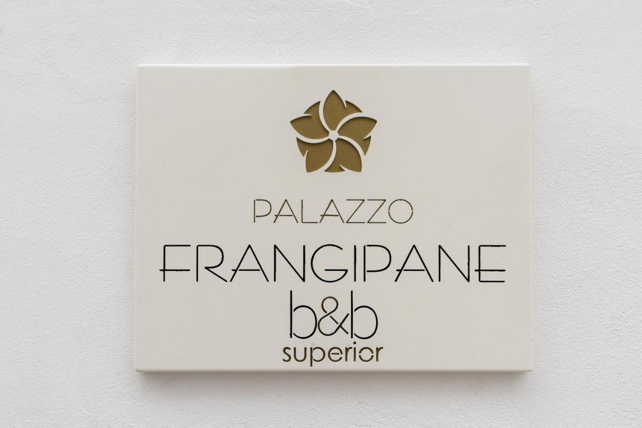 לינה וארוחת בוקר סאלבה Palazzo Frangipane מראה חיצוני תמונה